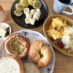 アンデルセン - 料理写真:ジャムはね、友達のご主人がお庭で採れた杏で作ってくれるの！　ラベルも手作りだから、隠しちゃった。