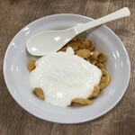 ホテルエコノ - ヨーグルト、シリアル