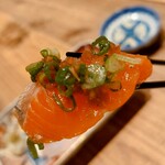 炉ノ骨頂 - 各お刺身には
      それぞれのお魚の味を引き出す味付けがされており
      単にお醤油でいただくのとは異なって
      各お刺身一つ一つが完成したお料理となっておりました♡
      (ღ*ˇᴗˇ*)ｵｲｼ-♡