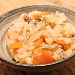 炉ノ骨頂 - 土鍋ご飯は、こちらのお茶碗で3〜4杯あります
      はい…食べきれませんでした (^ᴗ^ ٥)
      
      残ったご飯はおむすびにして下さりお土産にしました♡