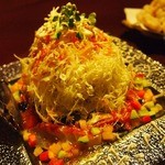 Hidamari Shokudou - ひだまりサラダ900円　千切りキャベ　宝石みたいな角切り野菜　刺身ものって★