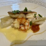 シャトー　ラ・パルム・ドール - 伊勢真鯛のポワレ、赤海老のソテー
      　夏大根、蓮根、牛蒡のブレゼ添え
      　グレープフルーツのソース