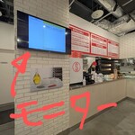 PIZZERIA SPONTINI - 店内　出来上がりの受付番号モニター