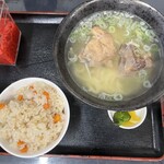 沖縄そば屋 - 