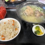 沖縄そば屋 - 