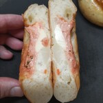 パン工房 麦の里 - 明太ポテト(断面)