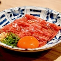 八面六秘 - 但馬牛、サーロインのユッケ