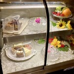 ジャコー - 【店内ショーケース】ケーキセット900円、確か。