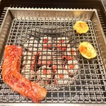 炭火焼肉 牛仁 - 