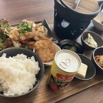 居酒屋 とわだ - 牛バラ肉の炒め物、イカメンチ、きゅうり漬物、冷奴、マカロニサラダ、豚キムチ…どれも美味しい