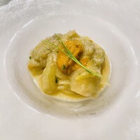 イル・テアトロ - 生ウニ、赤茄子と酢橘の冷製フェデリーニ