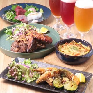 とろける牛すじやラムのから揚げなど、珍しい肉料理もご用意！