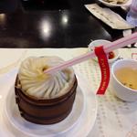 南翔饅頭店 - アツアツスープは殺人的に熱いが美味しい。