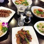 南翔饅頭店 - ずらりと並んだ小菜たち。