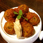 VESPERA'S FALAFEL - ファラフェルとフムスとトマトソースのセット