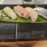 平四郎 - 左から、ふぐ、ヤリイカ、ハマチ、タイ、シメサバ