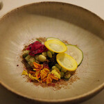 OLD NEPAL TOKYO - ミックスアチャール グンドゥルックのアチャール サラダ仕立て メティをテンパリングして仕上げる