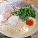 麺屋のとなり - 肉盛り。チャーシューはあんまり美味しくない