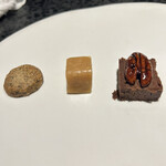 イチリン ハナレ - 東方美人茶のクッキー、キャラメル、ガトーショコラ