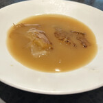 イチリン ハナレ - ふかひれ（１人前）香ばしく焼き目をつけたふかひれに鶏白湯