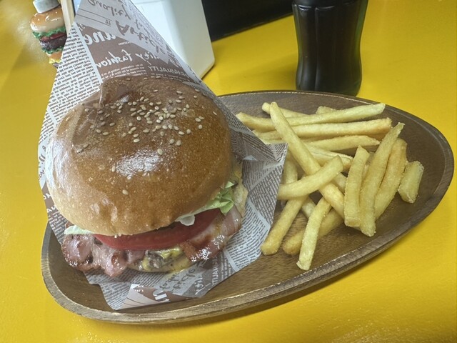 LOVE THIS BURGER （ラブ ディス バーガー） - 北方