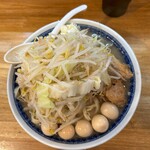 自家製麺223 - 大ラーメン・うずら卵（上から）