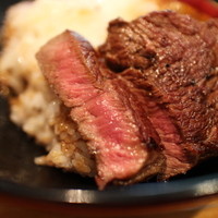 スギモト 本店 - お肉はレア