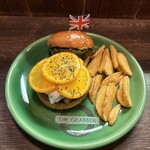 THE GRABBER hamburger pub - 『オレンジチーズバーガー¥2,145』
      『サンセットフロート¥825』