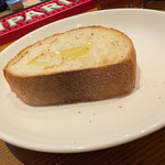 ナゴヤ流イタリアン融合料理 りょうあん - セットのパン