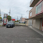 ナゴヤ流イタリアン融合料理 りょうあん - 店舗前駐車場は場所が決まってるみたい