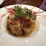 Roy's - これは春巻き。パリッと揚げられた皮に甘酸っぱいソースの仕上げでとても美味しい。