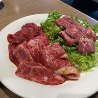 焼肉あきら - ランチ焼肉膳の ランチロース、カルビ、タン先、タン下(2名分)