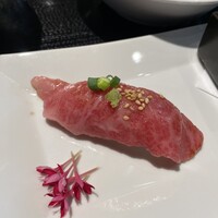 焼肉あきら - ランチ焼肉膳の和牛タテバラの炙り寿司