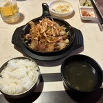 自起屋 - サムギョプサル