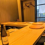 室町 福は内 - カウンター6席のみのお店