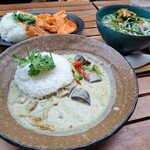 タイ料理とチーズケーキ チャップストックガーデン - 