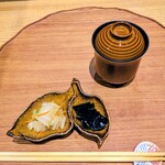 室町 福は内 - お食事の味噌汁と香の物