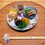 室町 福は内 - 前菜からワクワクします。