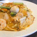 満州園 - 料理写真:五目焼きそば（890円）