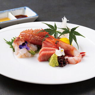 上質な個室空間で本格和食を楽しめる。