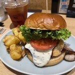 ヴィレッジヴァンガード ダイナー - 照り焼き、ベーコンエッグバーガー