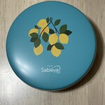 サブレヤ - 季節限定商品　レモンのときめき　２２個入り　　　　　　　　　税込¥2700(本体価格¥2500)
      御贈答用なので缶だけお見せ致しました。m(_ _)m