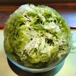 三日月氷菓店 - 氷、抹茶シロップ、練乳が絡んでの味のバランスが絶妙で、そのコクと甘み、旨みは奥深くって、余韻に残るほど濃厚なのに、後味は驚くほどさっぱりしていてめちゃめちゃ美味しい～!!( ^o^)ﾉ