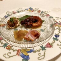 礼華　青鸞居 - 前菜（はまぐり、鴨ロース、海老）