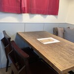 ル プロンク - テーブル席だぬ