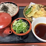 潮屋 - 天ざる（斜め）