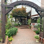 談話室杉の樹 - エントランス