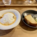 フフレ - ◾︎ トマトとじゃがいもポタージュスープ　カプチーノ仕立て、自家製パン