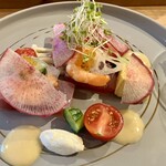 フフレ - ◾︎ マグロの軽い炙りといくらのオイル　醤油とシェリービネガーのヴィネグレット