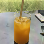カンカン工場の草原のカフェ - 